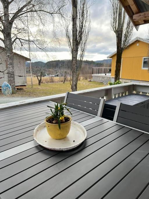 Idyllisk Minihus I Landlige Omgivelser - Med 5 Sengeplasser Og Parkering Åsen Eksteriør billede