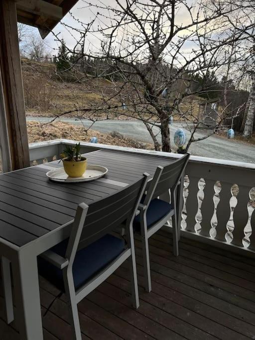 Idyllisk Minihus I Landlige Omgivelser - Med 5 Sengeplasser Og Parkering Åsen Eksteriør billede
